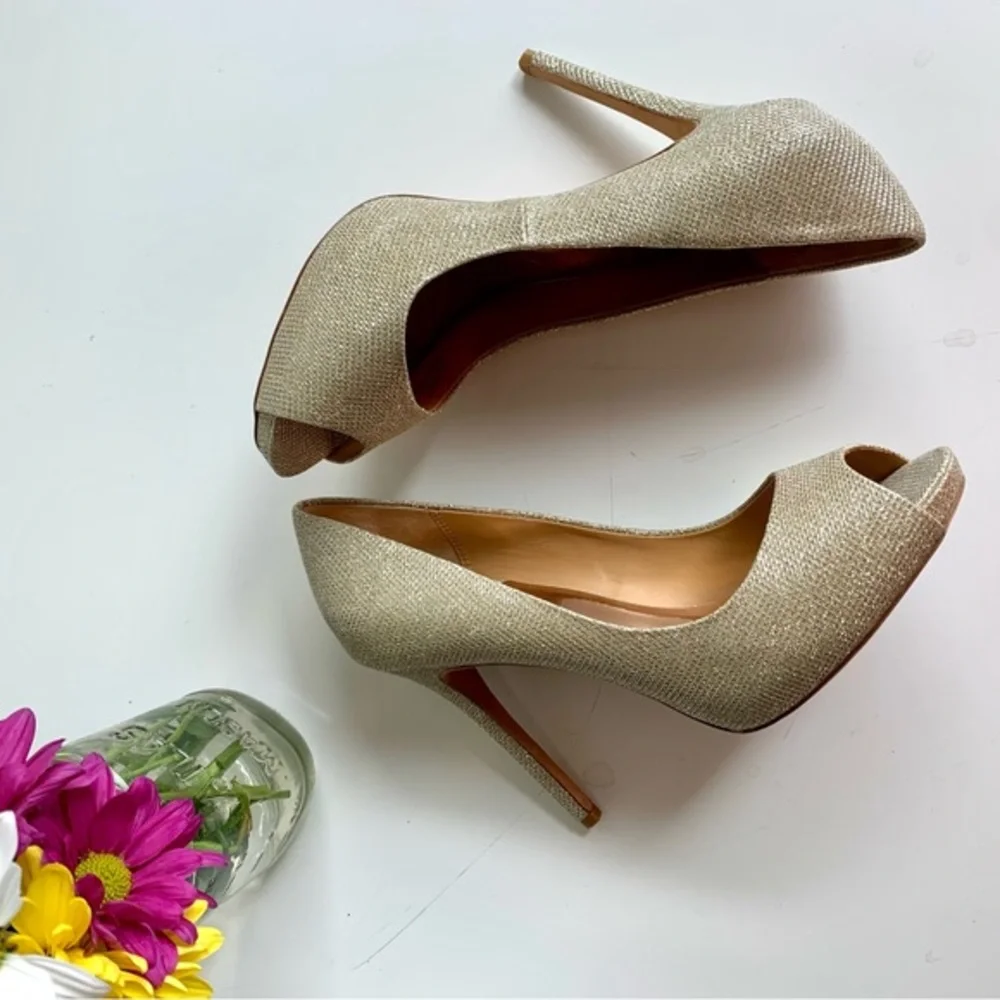 Badgley Mischka Gold glittery formal platform pumps size 10. Ponderosa model. - Picture 8 of 12